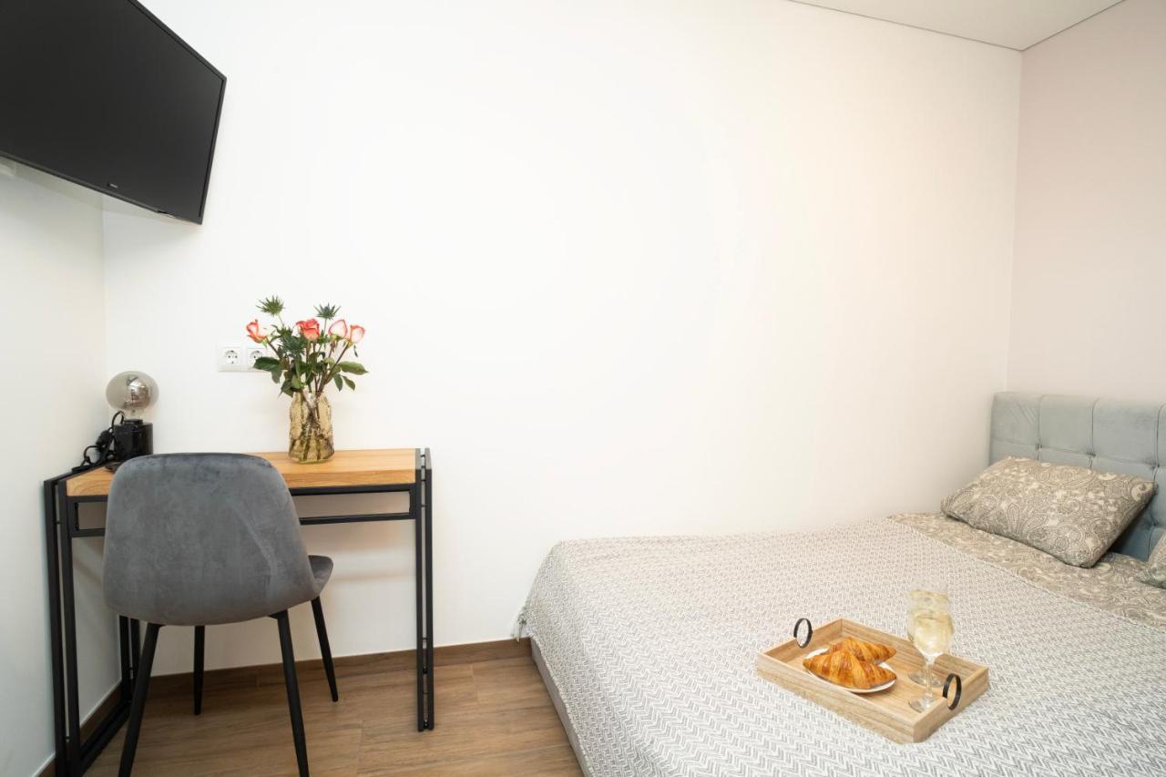Downhill Apartment On The Groundfloor Kaunas Exterior foto