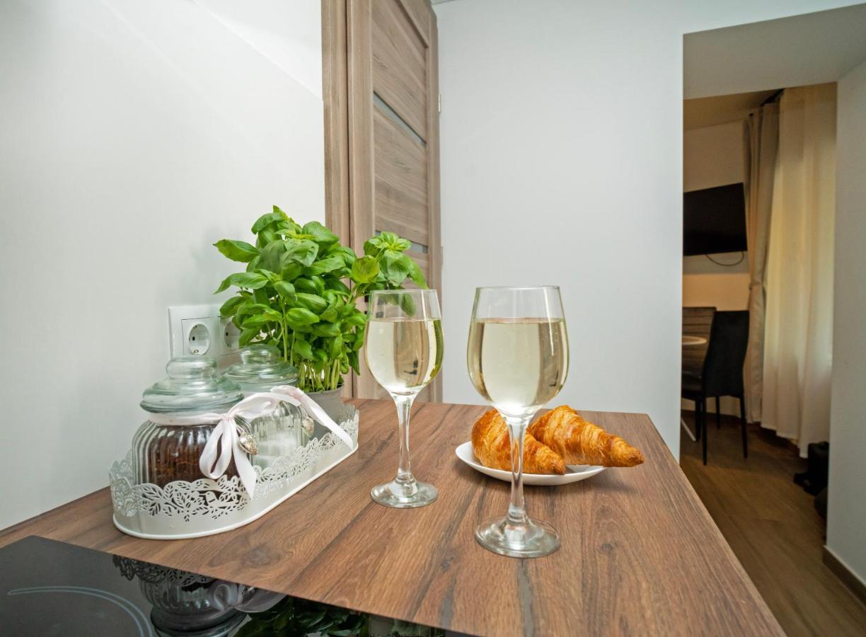 Downhill Apartment On The Groundfloor Kaunas Exterior foto
