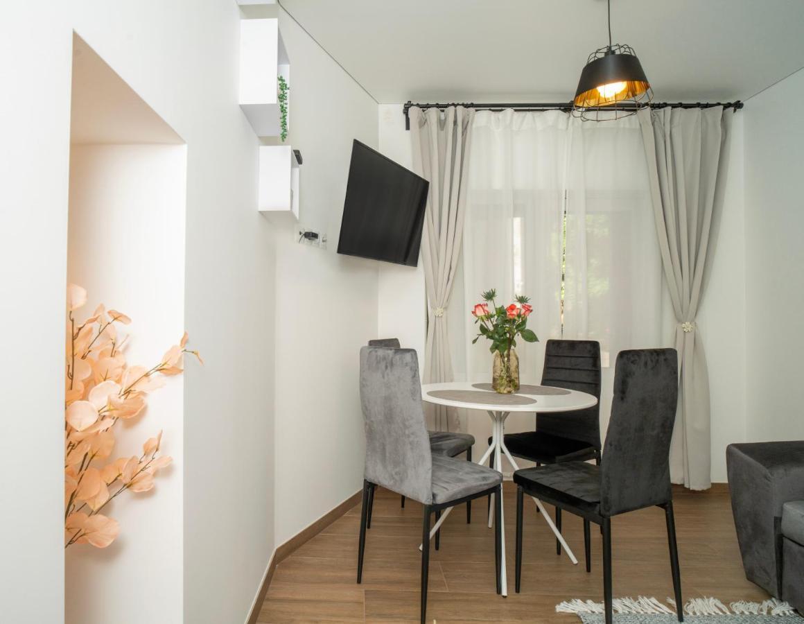 Downhill Apartment On The Groundfloor Kaunas Exterior foto