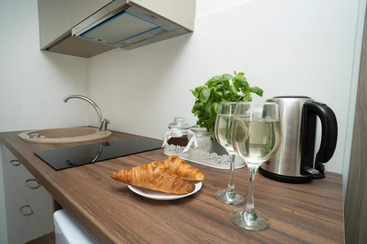 Downhill Apartment On The Groundfloor Kaunas Exterior foto